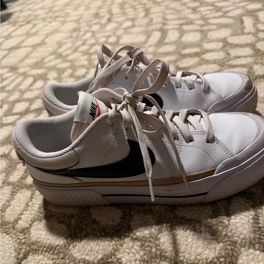 Nike women’s sneakers